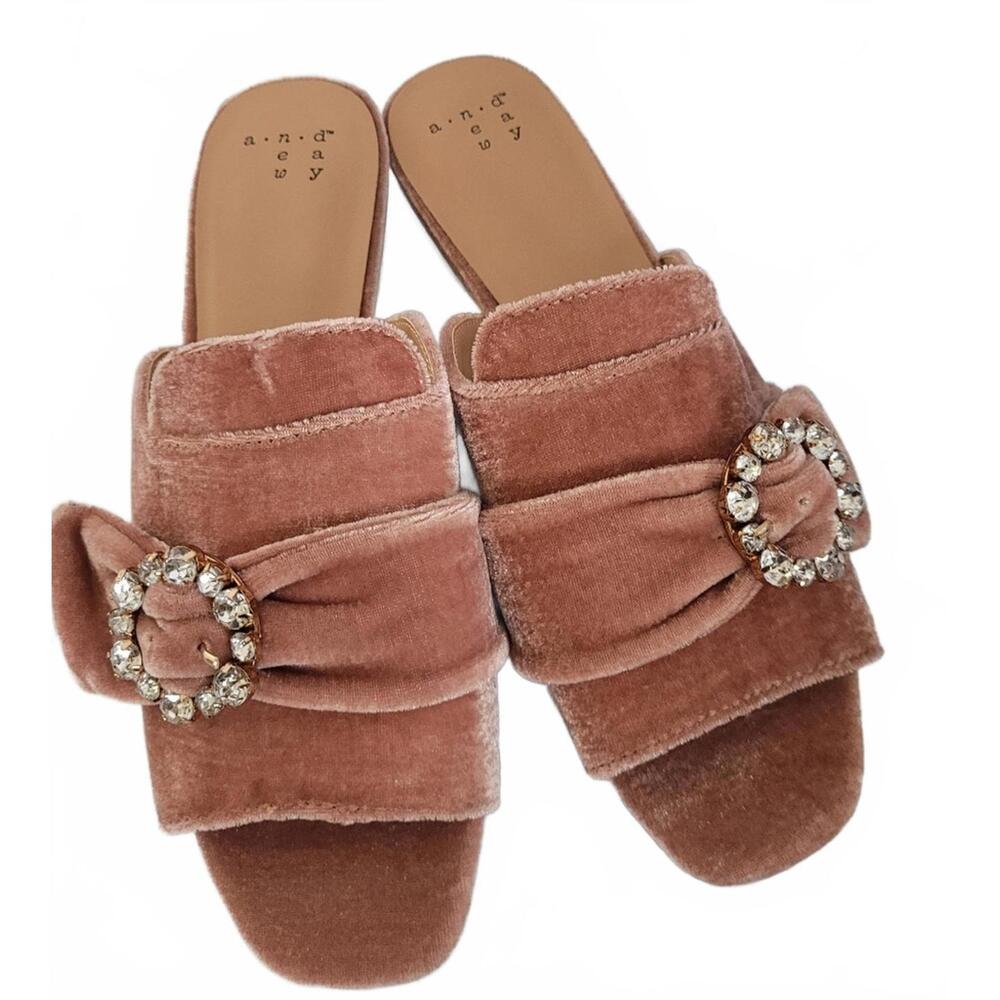 NWOT TARGET Womens Rose PInk Velour Open Toe Slide Shoe with Rhinestone Jewel De
